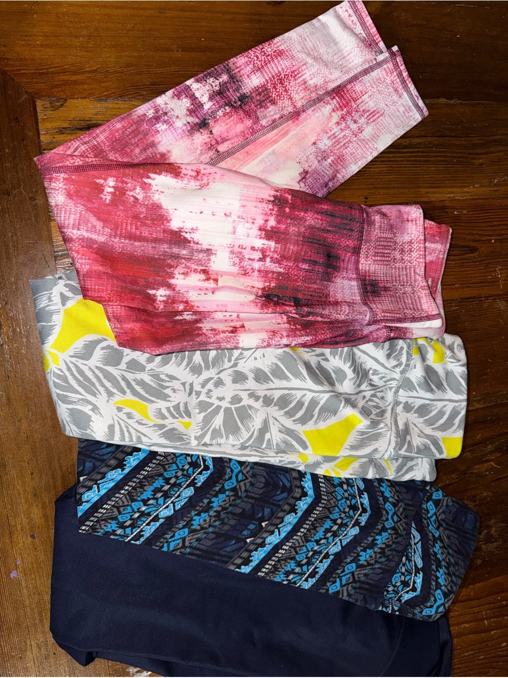 Alo Yoga Leggings Lot of 4 Women’s XS High Rise Printed Workout Activewear